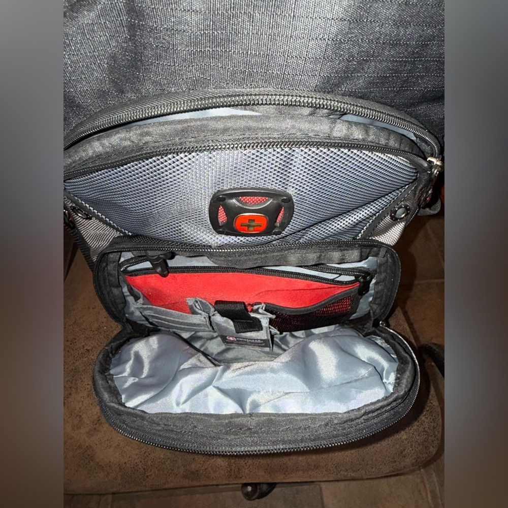Swiss Gear Laptop Luggagee Carry On Backpack - Picture 11 of 14